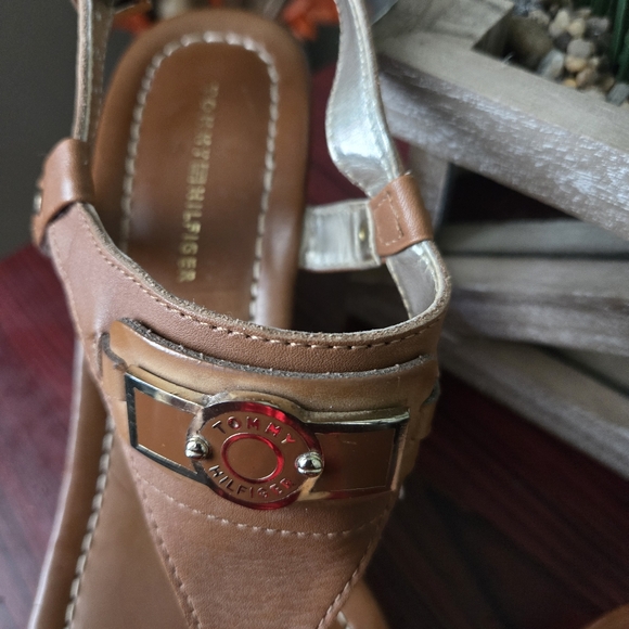 Tommy Hilfiger Wedge Sandals sz 6 1/2 M - Picture 3 of 7